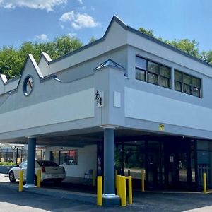 Days Inn By Wyndham Pittsburgh